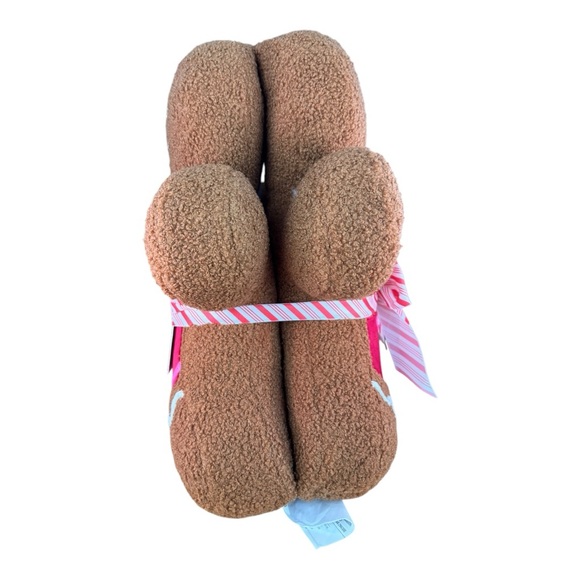 Peppermint Place 2-Piece Gingerbread Man Decorative Pillow Set - Picture 5 of 8